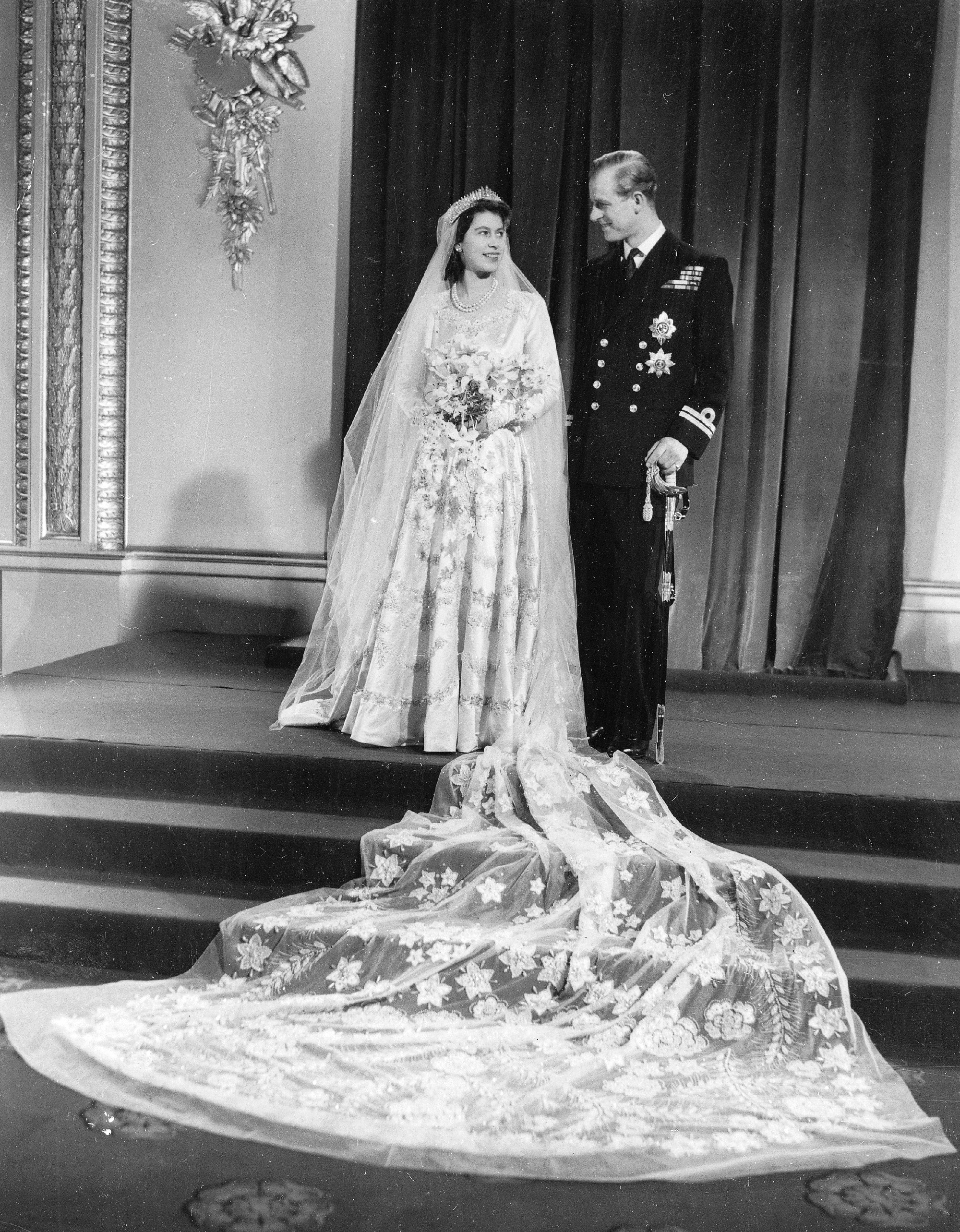 Royal Wedding 1947<br>1947 november 20-án házasodott össze Fülöp edinburgh-i herceggel, aki görög és a dán királyi hercegként született 1921 június 10-én. II. Erzsébet harmadunokatestvére volt, 2021-ben hunyt el.