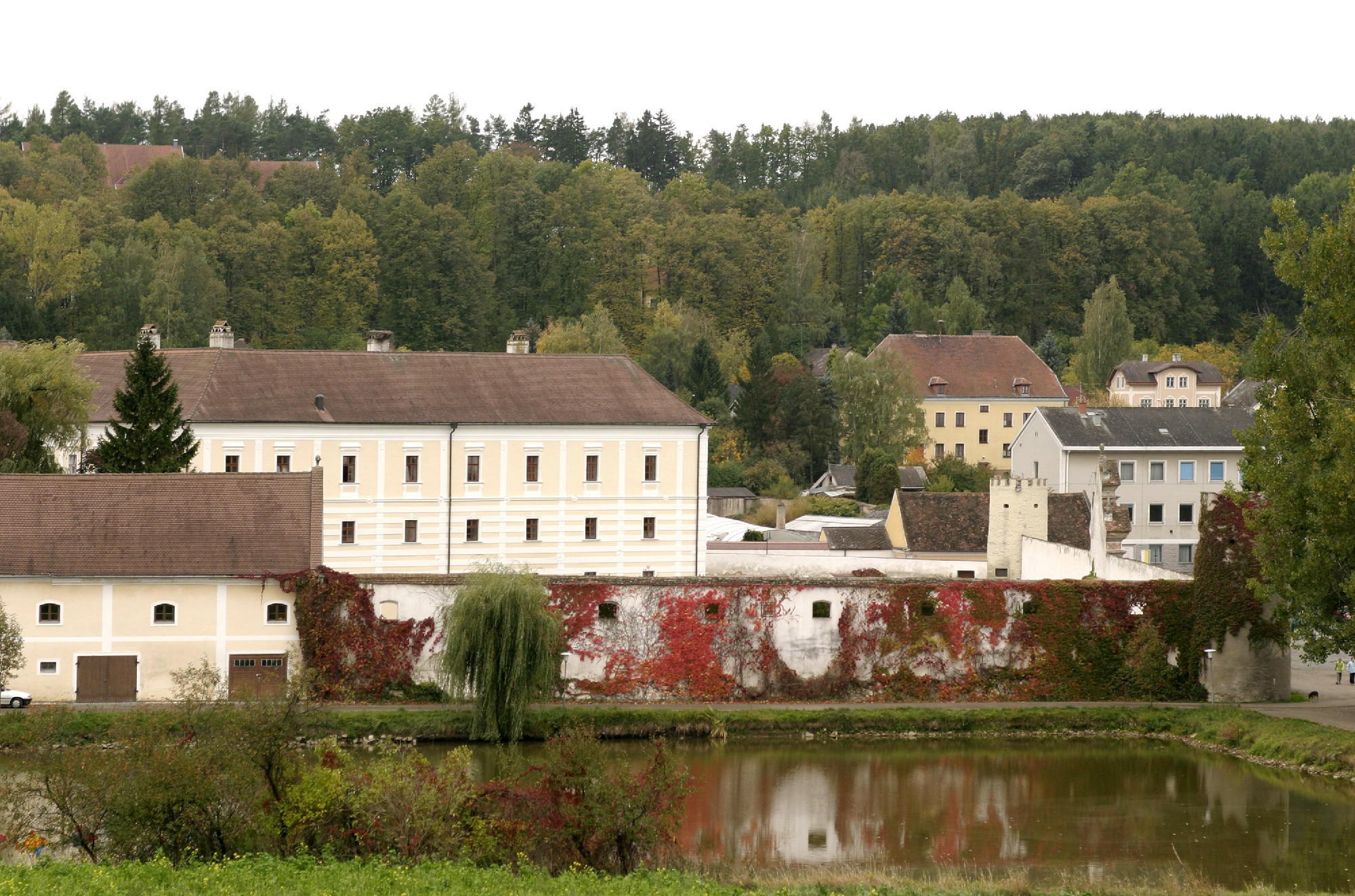 also-ausztria-kolostorkertek-rozsakertek-makmezok-kastelyok<br>