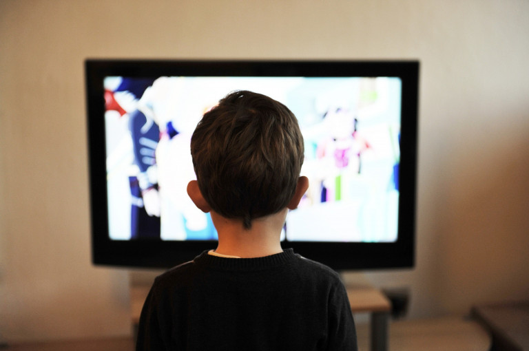 Reklámoktól sebzett populáció – Mit tesz a gyerekkel a tévé?