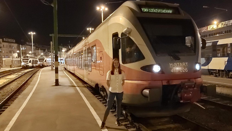 „Szabadságot ad, hogy úton vagyok” – Interjú egy huszonéves mozdonyvezetőnővel