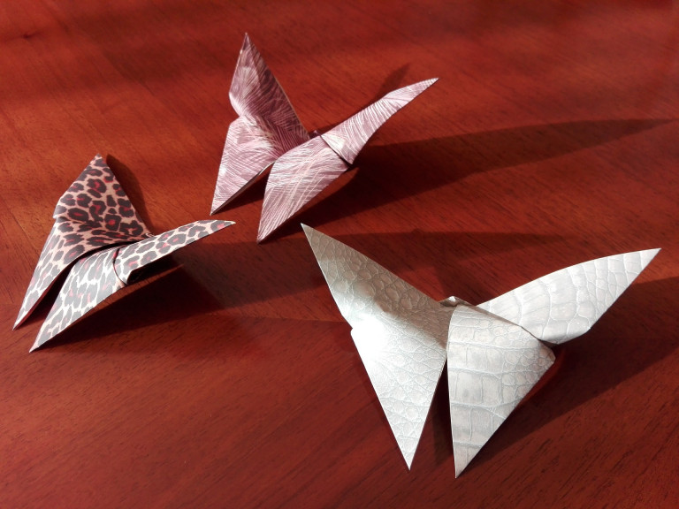 Az ezer papírdaruval eltemetett lány emlékére – Ma van az Origami Világnapja
