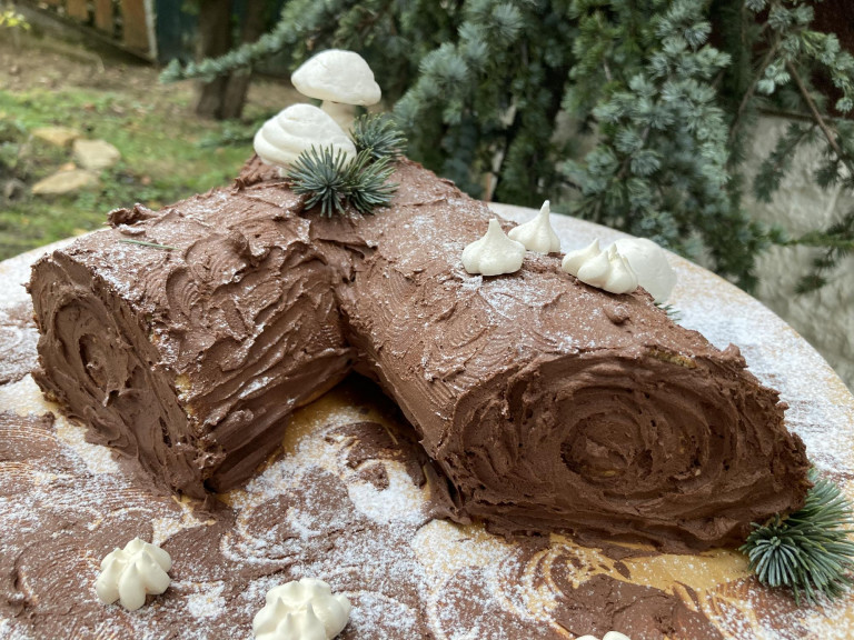 Bûche de Noël, vagyis a fatörzs legendája, mely fényt, békességet és boldogságot hoz