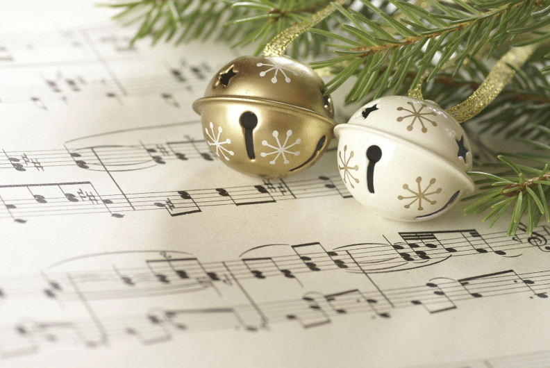 15 minőségi karácsonyi dal fadíszítéshez és azon túl – Giccsrendőrség által jóváhagyva