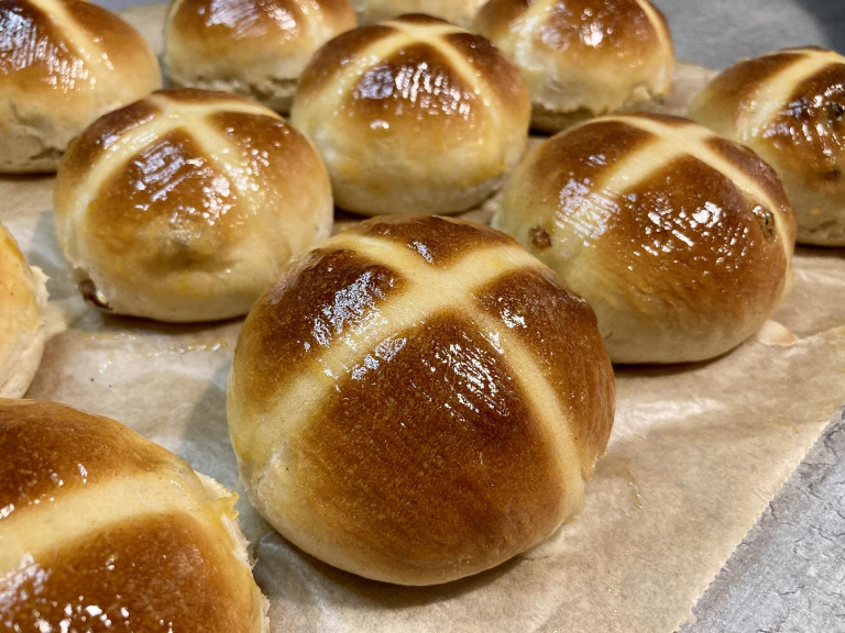 Hot cross bun: a tradicionális angol nagypénteki zsemle