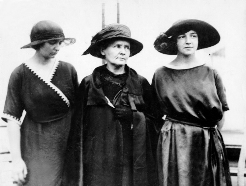 Egy család, három kivételes nő: Marie Curie és lányai, Irène és Ève