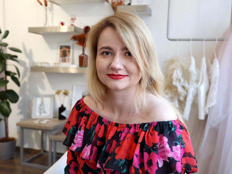 „Valami új, valami régi és valami kék.” Sokat zuhantam, hogy földet érjek, és azzá váljak, aki lenni szeretnék