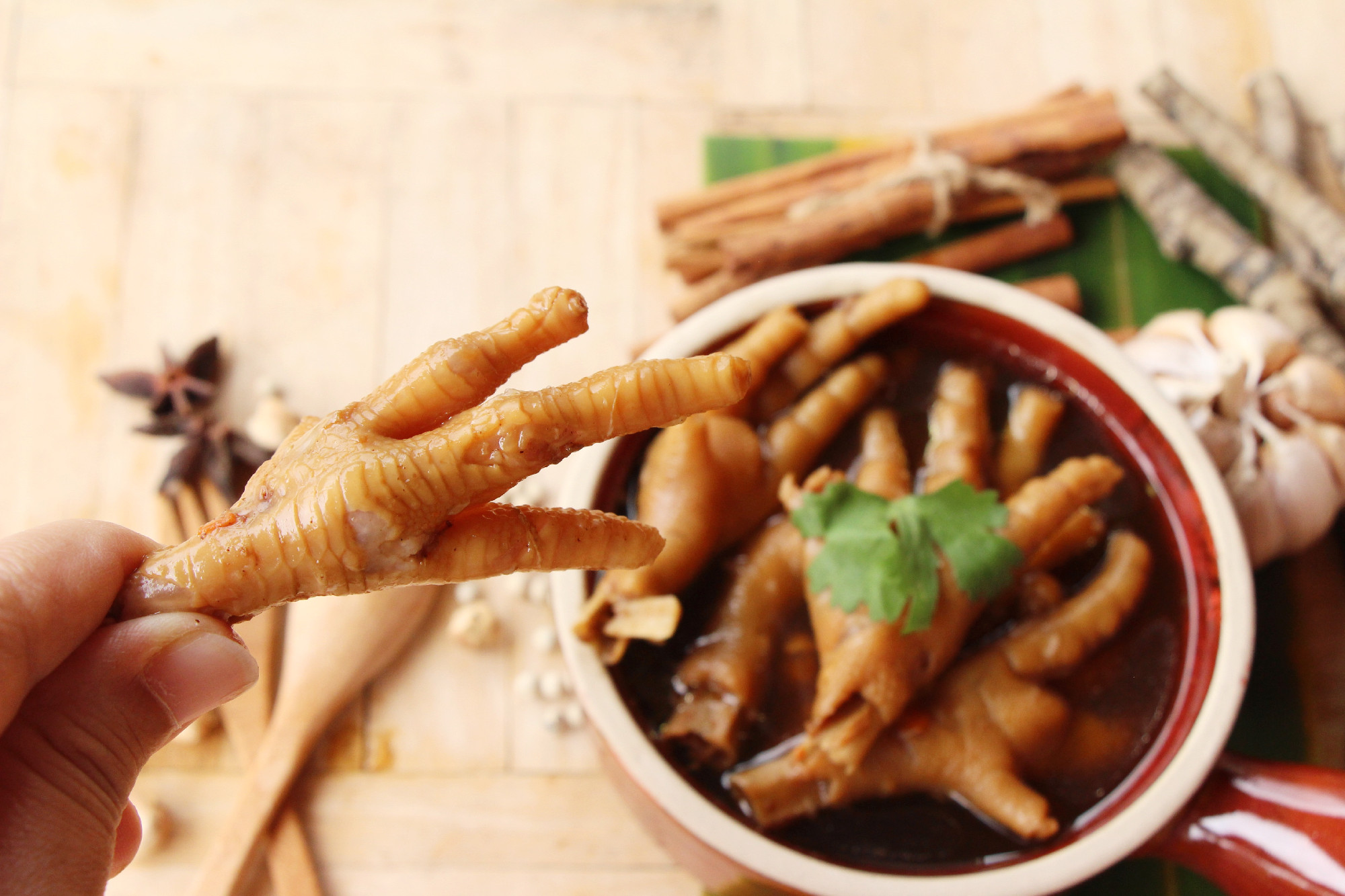 Stewed feet chicken is delicious, chinese food