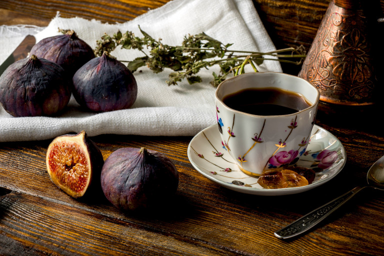 Fügekávé és a többiek: koffeinmentes megoldások a természet kincsestárából