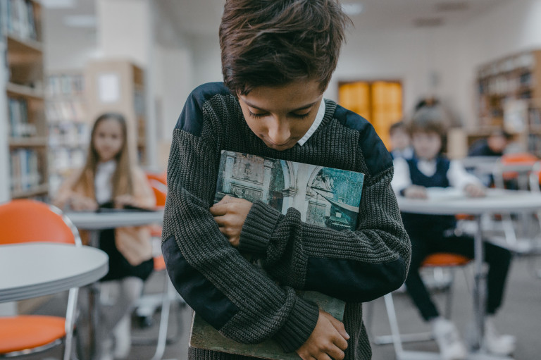 Gyerekek kínoznak gyerekeket – iskolai bántalmazás régen, ma és az irodalmi kánonban