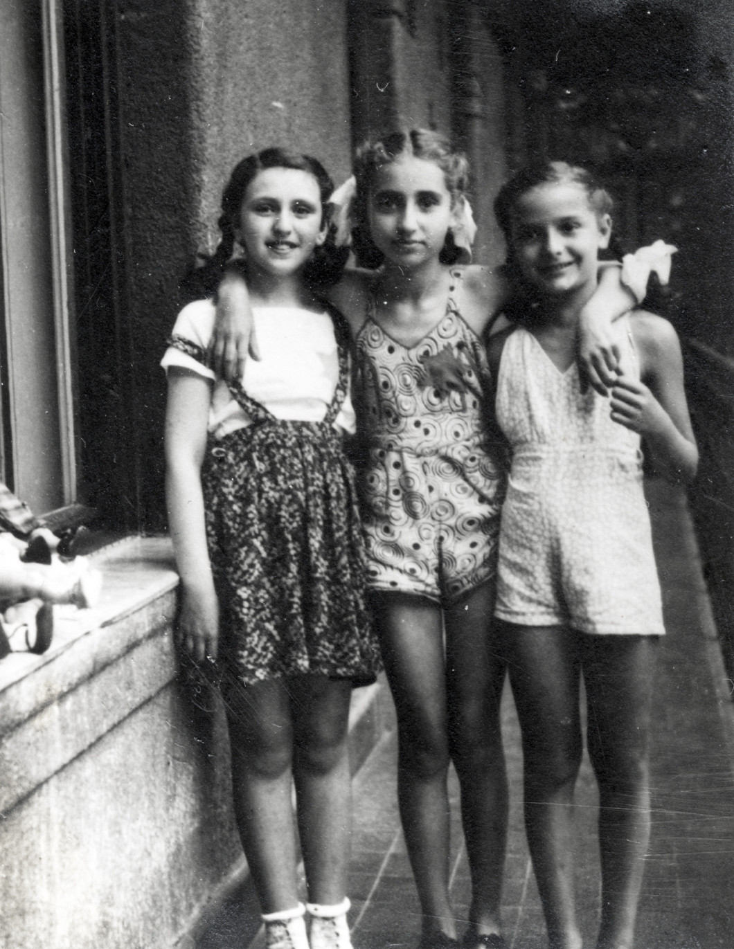 három kislány