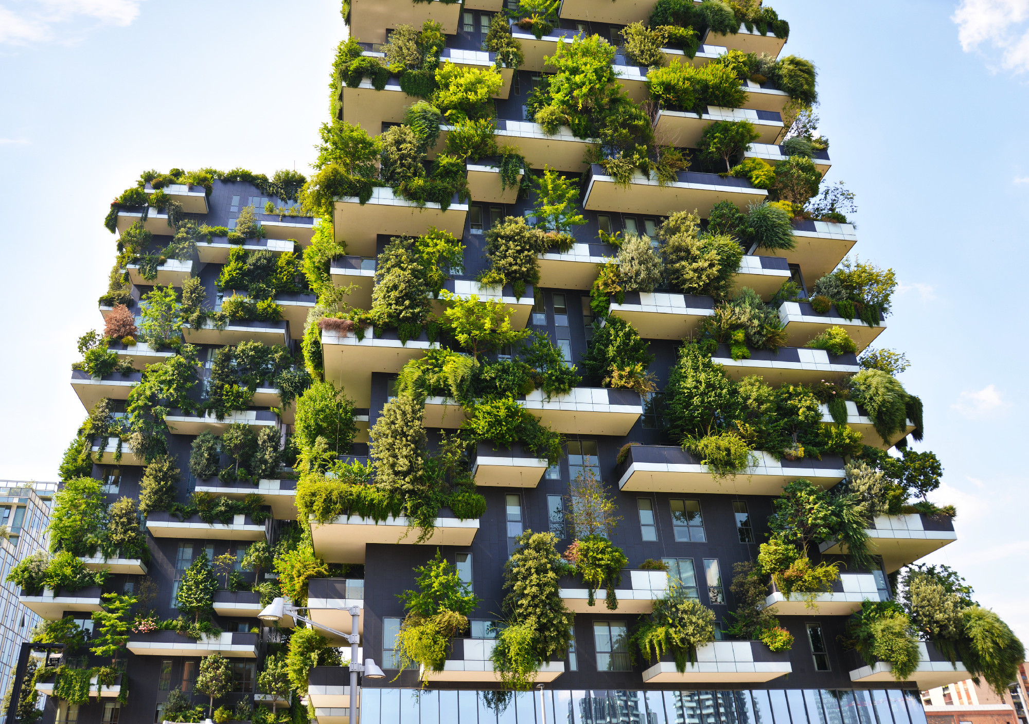 skyscraper vertical forest in Milan