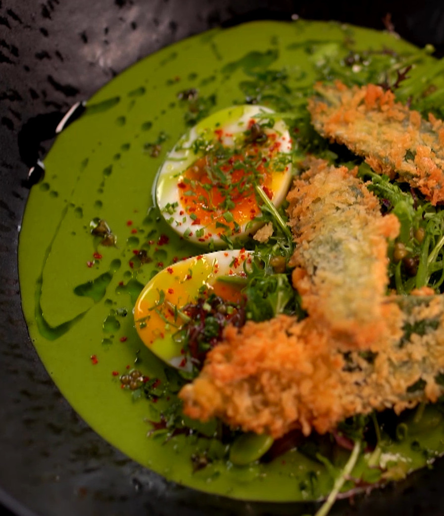 Borsófőzelék rántott zsályával és tavaszi zöldségekkel