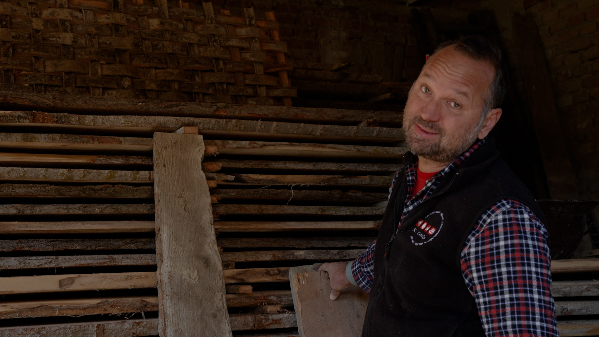 „A rendezőjelmez és a kőművesjelmez is jól megfér az életemben” – interjú Pálinkás Norberttel, a Katinka-film rendezőjével