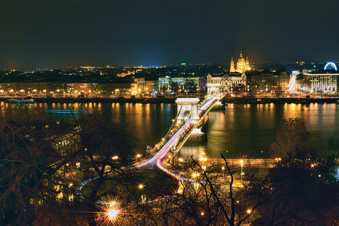 Ahol Kelet a Nyugattal találkozik: Budapest számos szempontból világelső a fővárosok között