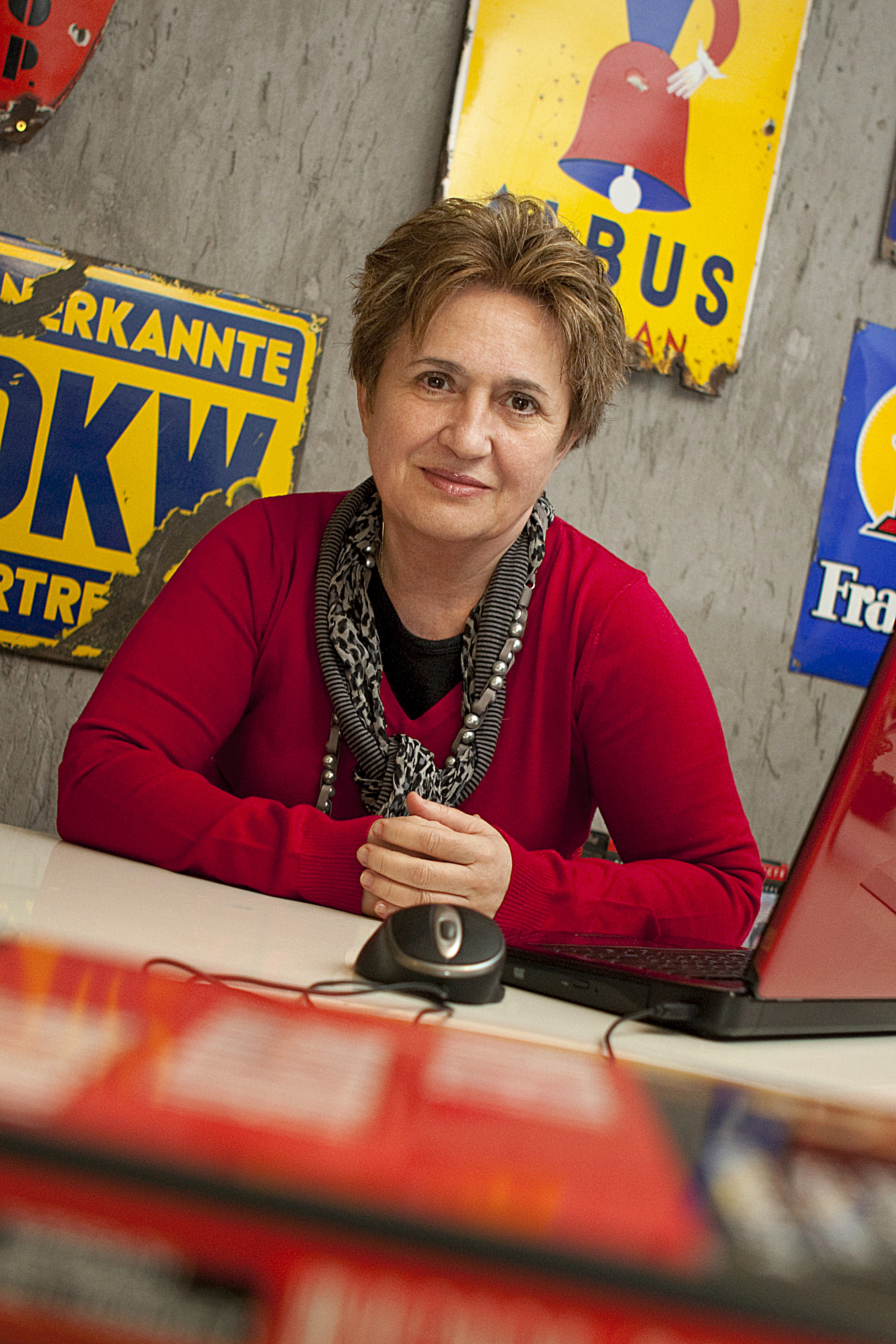 Törőcsik Mária.