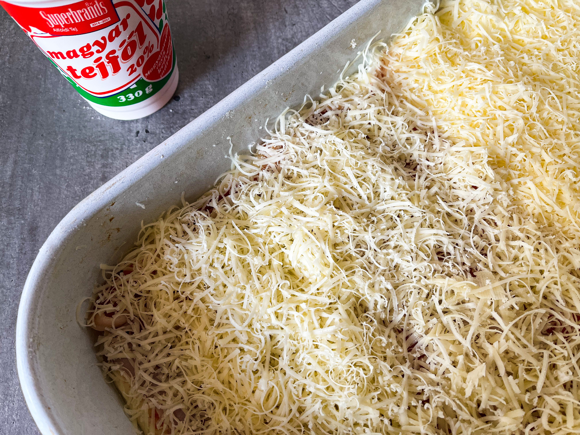 sajttal-es-sonkaval-toltott-pizza-recept-borbas-marcsi
