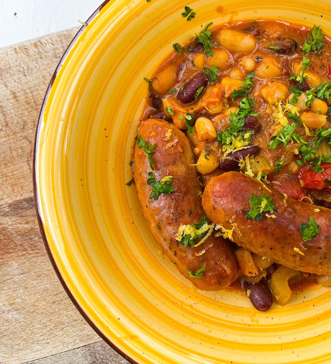 Csípős bab kolbásszal