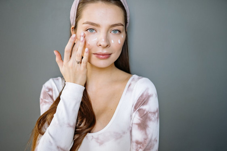 Így ápold az arcbőrödet: tuti nappali és esti rutin lépésről lépésre