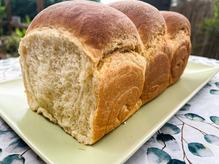 Tejes kenyér