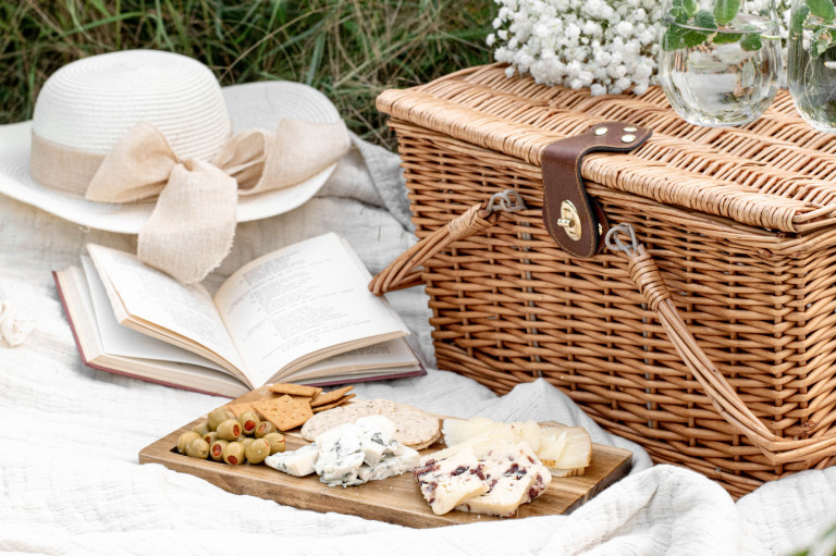 Piknikre fel – hasznos tanácsok, hogy hiányérzet nélkül élvezhessük a természetben töltött napot