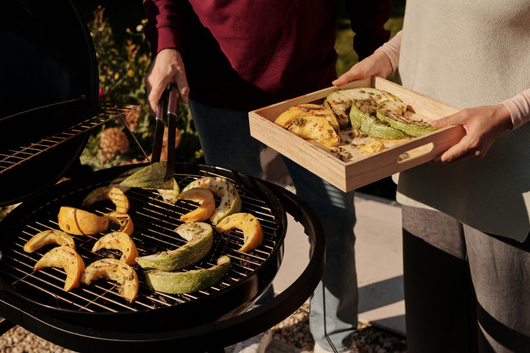 Túl a húson és a zöldségen: gyümölcsöt és desszertet is grillezzünk magunknak!