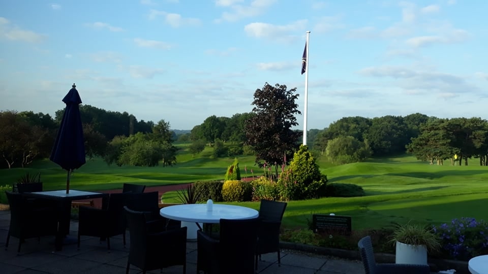 Így mulat egy angol úr – Egy angol golfklub mindennapjai