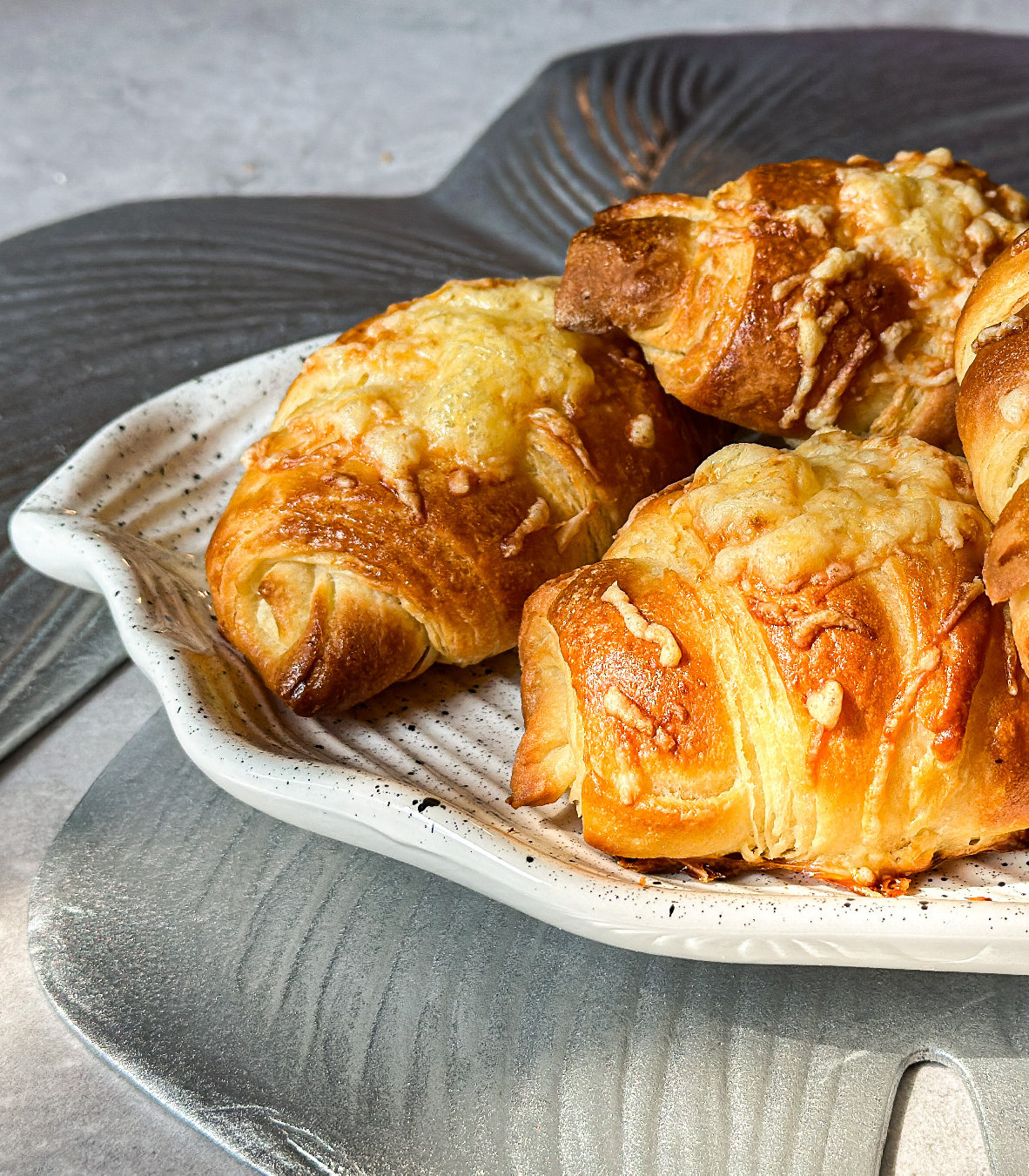 „Csalós” sajtos croissant
