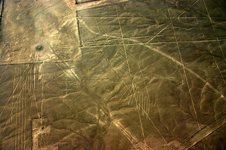 Nazca-vonalak, geoglifák és land art: átformált tájak, ismeretlen eredetek