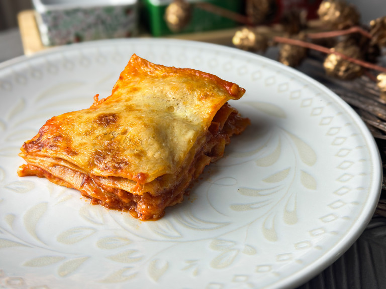 Pikáns kolbászos lasagne