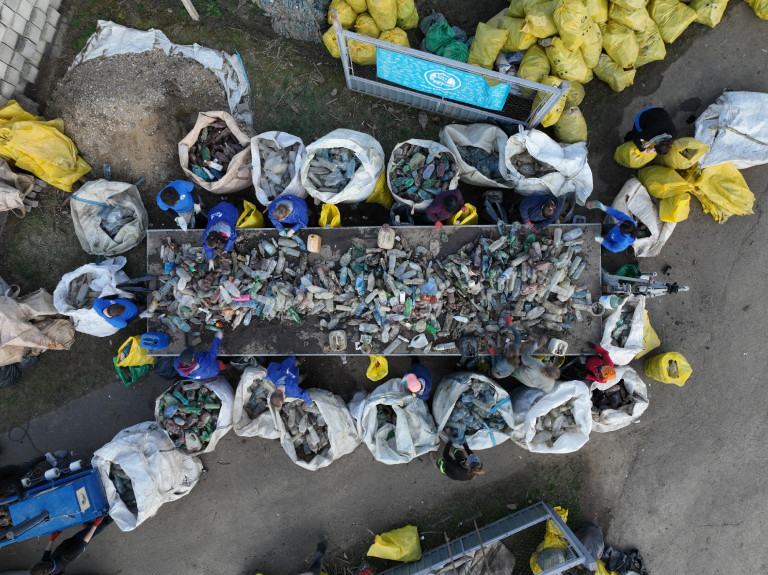 12 év alatt összesen 367 tonna hulladékot gyűjtöttek össze a petkalózok – erről is beszélgettünk a PET Kupa csapatával