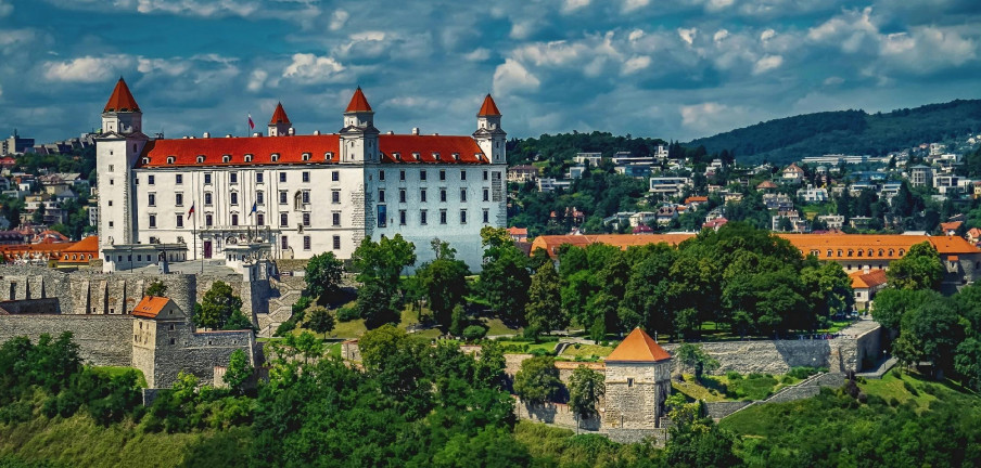 A magyar királyi koronázótemplomtól a felhőkarcolókig – Pozsony megér egy „misét”