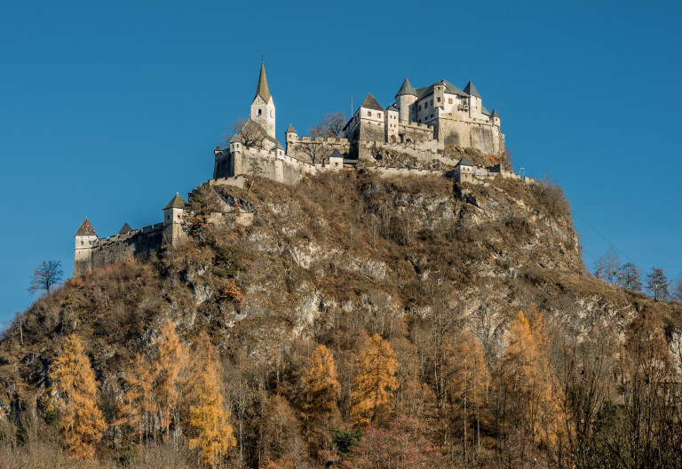 A középkori katonai építészet lenyűgöző remeke, a festői Hochosterwitz, ahová 14 kapun át juthatunk be