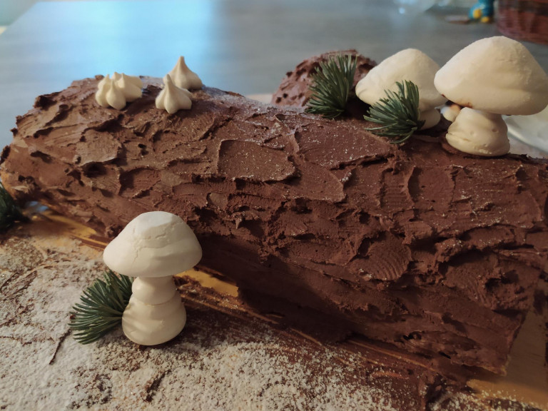 Bûche de Noël, vagyis a fatörzs legendája, mely fényt, békességet és boldogságot hoz