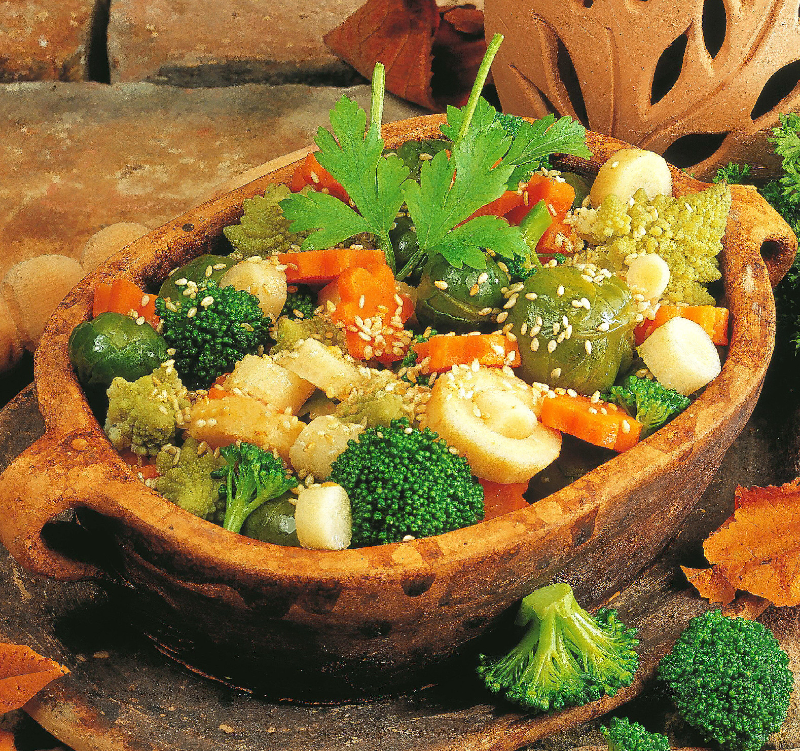 Szezámos zöldségtál