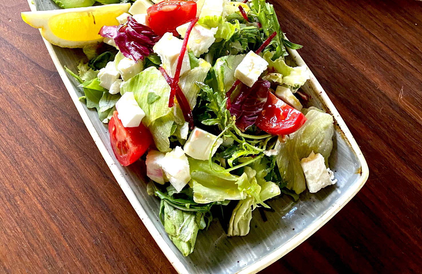 Vitaminsaláta grillezett csirkével