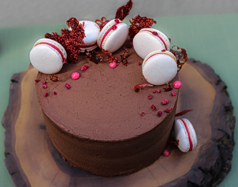 Málnás étcsokoládés torta