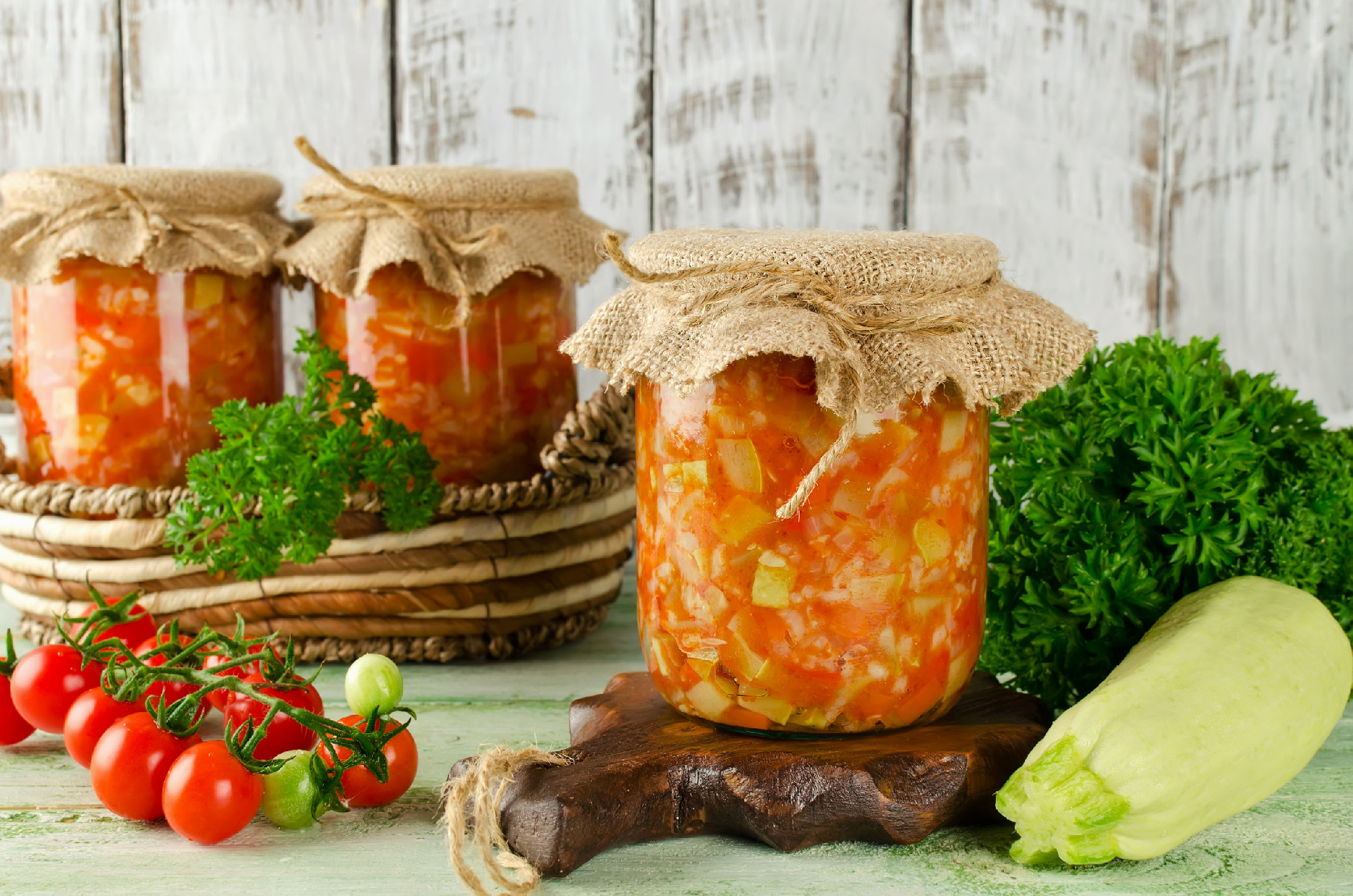 Salad with zucchini, rice and paprika