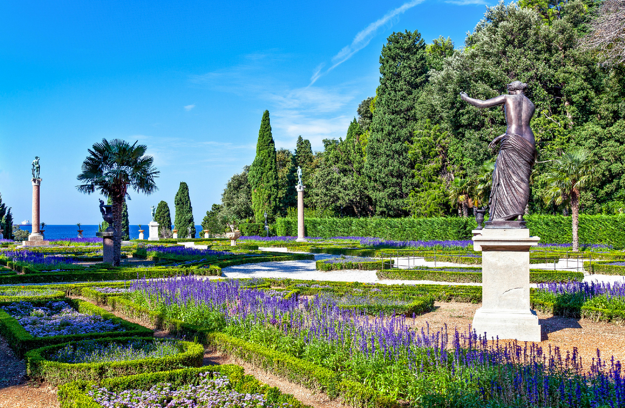 Trieste, the architectures and arts