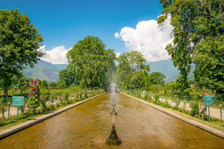 Shalimar-kertek, India