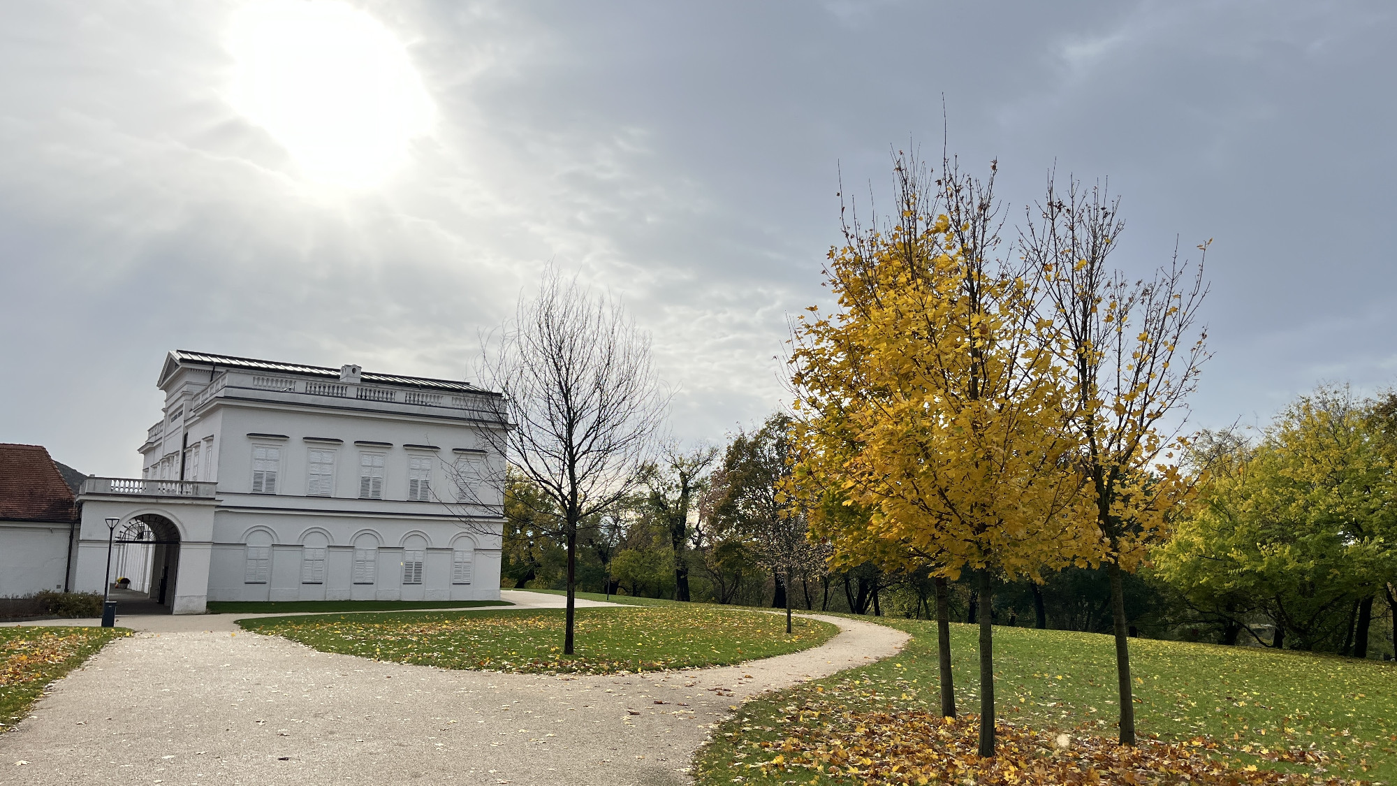 Az Ördöglovas és az ő félmeztelenül párbajozó lánya
