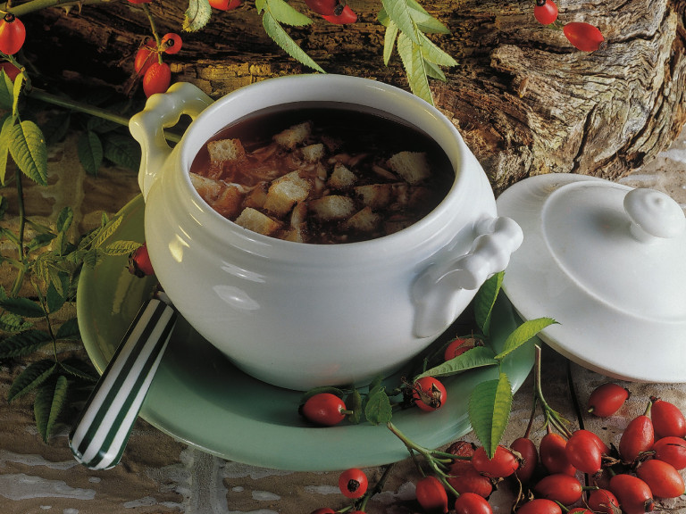 Valódi családi szertartás: kanalazni a vasárnapi húslevest