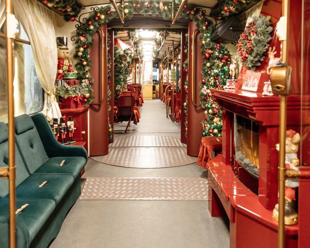 A Diótörő díszletébe csöppen, aki idén a miskolci Adventi Villamossal utazik