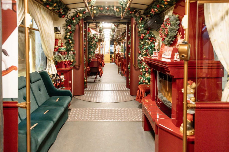 A Diótörő díszletébe csöppen, aki idén a miskolci Adventi Villamossal utazik