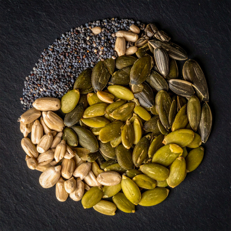 Miért egészségesek a magvak és mit készítsünk belőlük? 