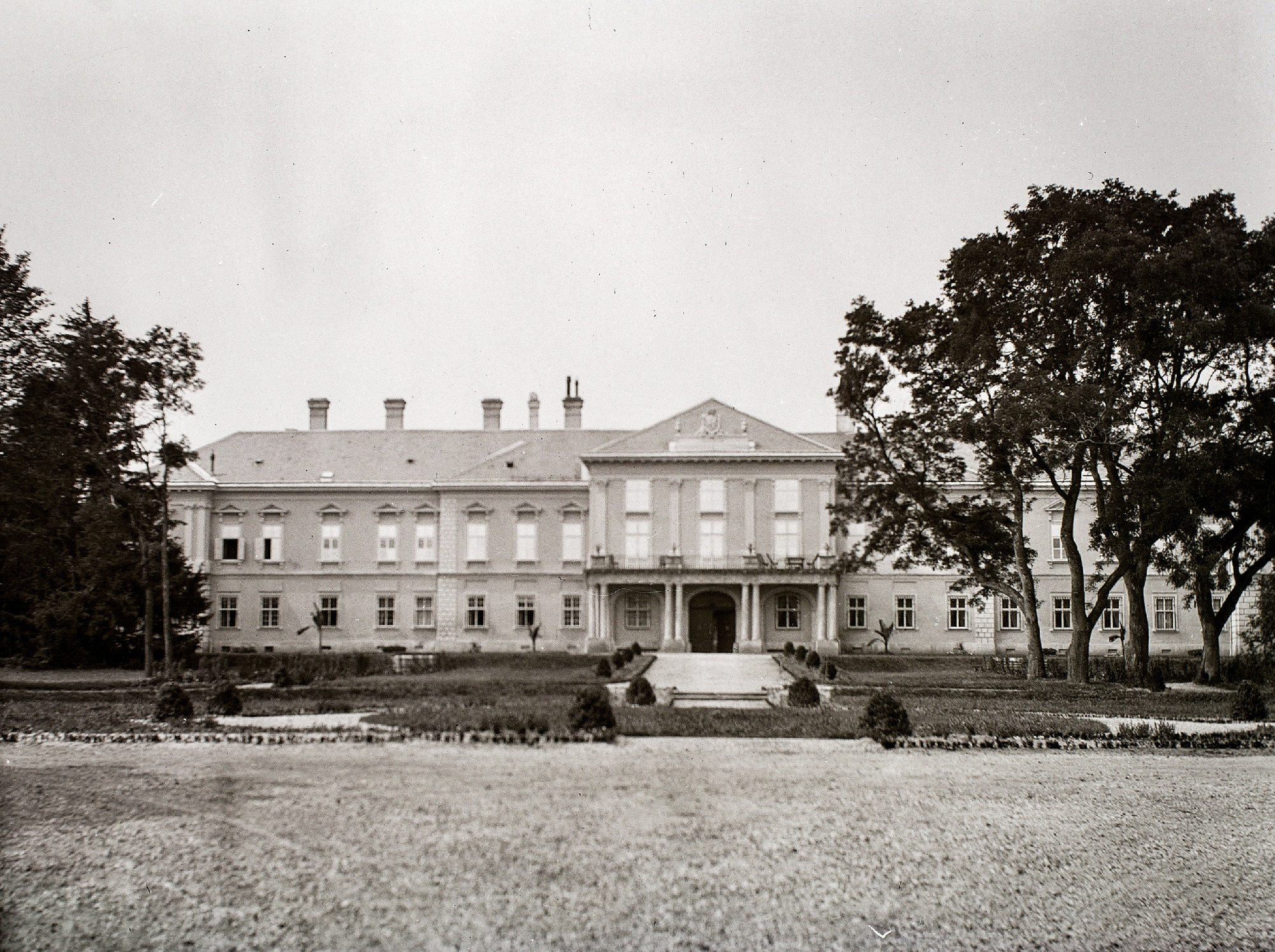 A soponyai Zichy-kastély, az uradalomból lett gyermekotthon