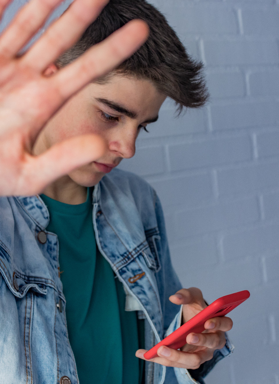 Kiskamaszok a közösségi médiában