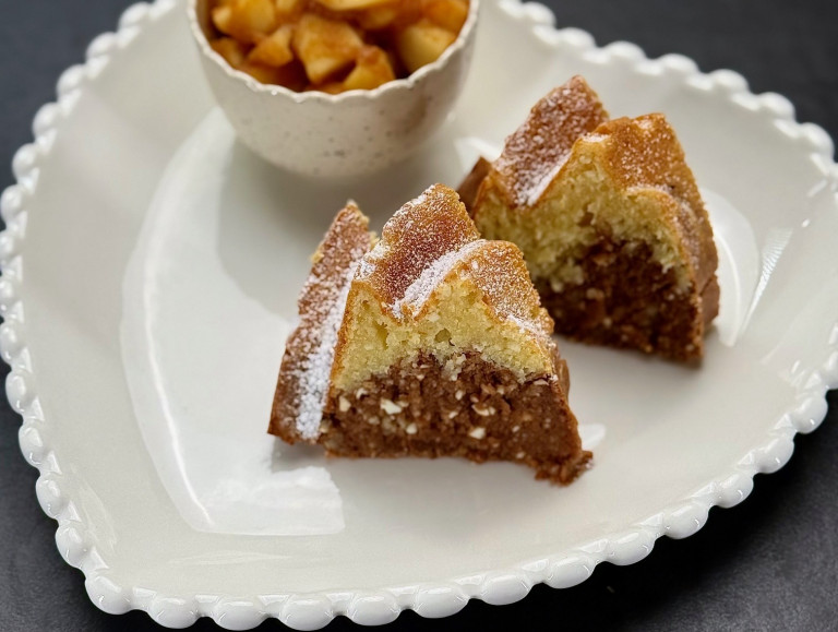 Túrós, márványos kuglóf