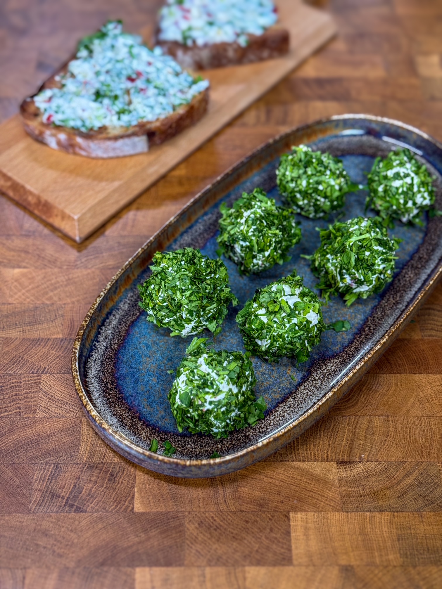 Zöldséges sajtkrém pirítóssal