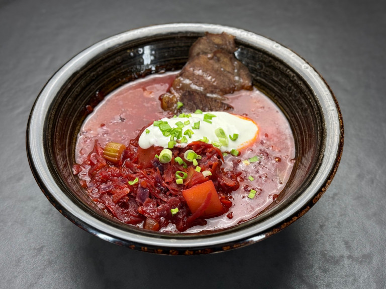 Borscs marhapofával