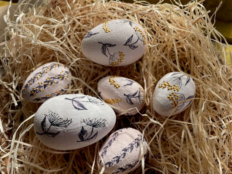 Húsvéti minták vadmurok-módra